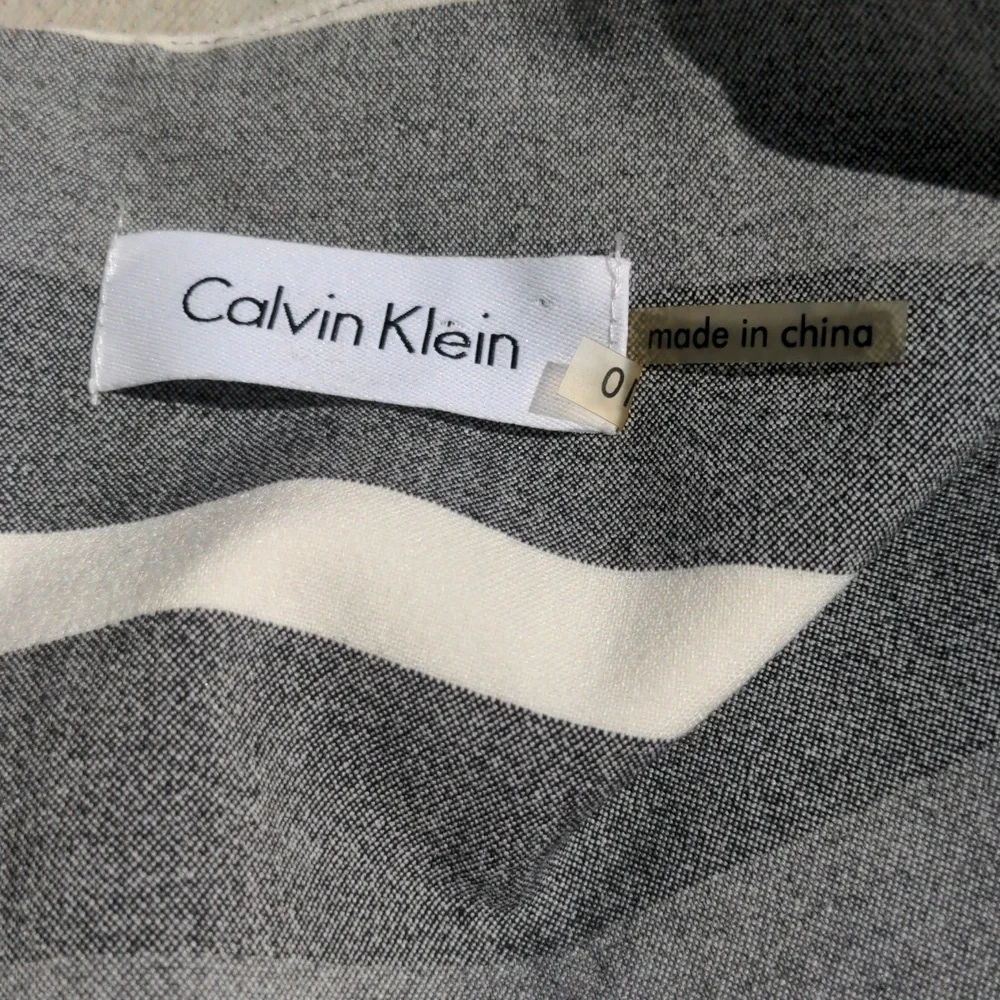 SOLD 💐Calvin Klein women's sheath dress grey white striped - Picture 7 of 8